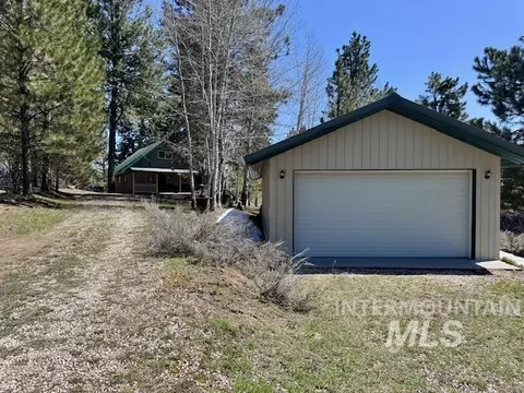 Exterior - 4 Lem Ct, Cascade, ID 83611 photo 4 of 14