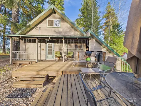 Exterior - 4 Lem Ct, Cascade, ID 83611 photo 1 of 14
