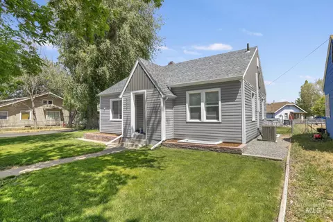 Exterior - 605 4th Ave E, Twin Falls, ID 83301 photo 1 of 7