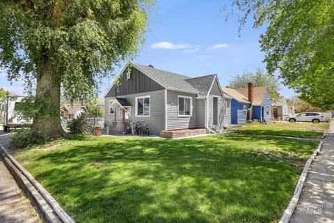 Exterior - 605 4th Ave E, Twin Falls, ID 83301 photo 2 of 7