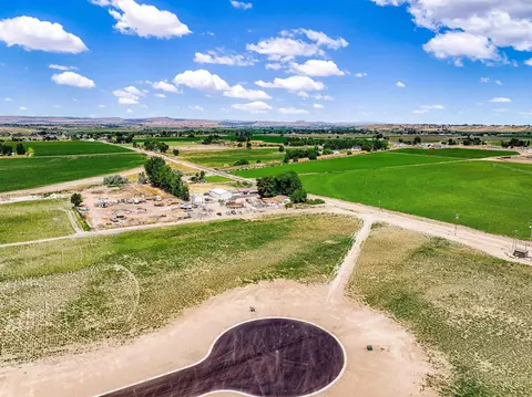 18315 Bow Ln, Wilder, ID 83676