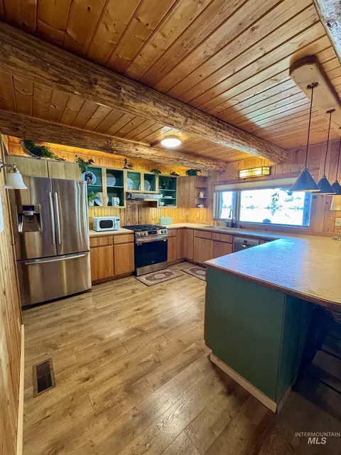 Kitchen - 62 Bell Rapids Rd, Hagerman, ID 83332 photo 2 of 3