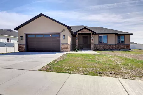 603 Manning Cir, Paul, ID 83347