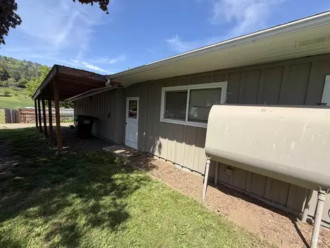 Exterior - 812 Maple St, Kamiah, ID 83536 photo 9 of 13