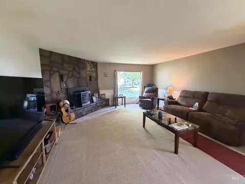 Living - 812 Maple St, Kamiah, ID 83536 photo 4 of 4