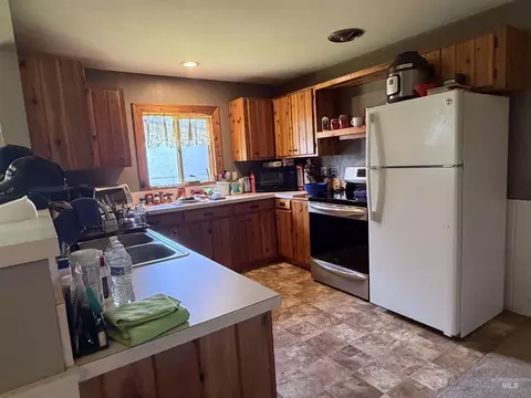 Kitchen - 812 Maple St, Kamiah, ID 83536 photo 3 of 3