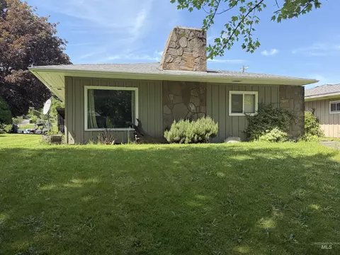 Exterior - 812 Maple St, Kamiah, ID 83536 photo 3 of 13