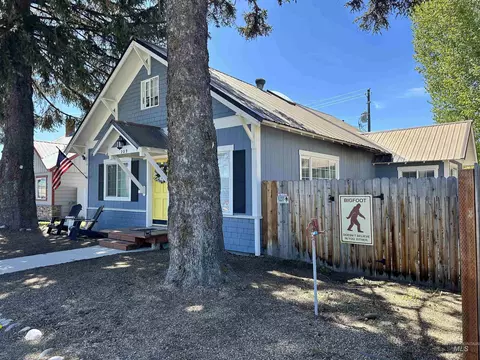 209 S Front St, Cascade, ID 83611