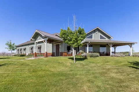 1030 Desert Glen Rd, Adrian, OR 97901