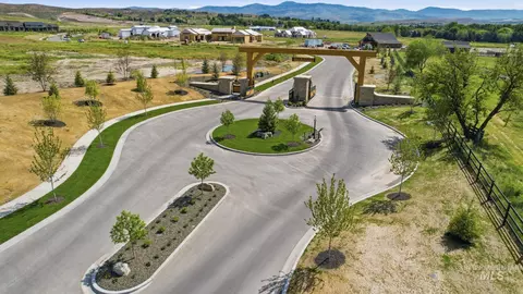 480 Equine Ln, Eagle, ID 83616