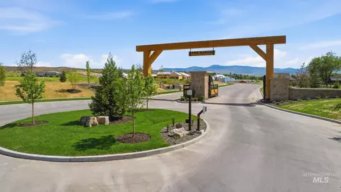 480 Equine Ln, Eagle, ID 83616 photo 3