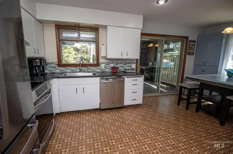 Kitchen - 132 Timberline Dr, Pierce, ID 83546 photo 2 of 2
