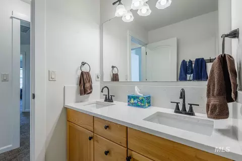 Bath - 14966 Marvel Pl, Caldwell, ID 83607 photo 5 of 7