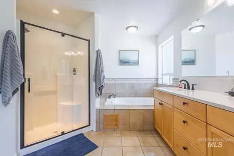 Bath - 14966 Marvel Pl, Caldwell, ID 83607 photo 1 of 7