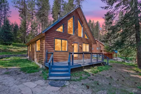 5 Pump House Rd, Garden Valley, ID 83622