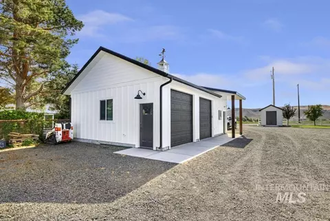 Exterior - 2808 S 850 E, Hagerman, ID 83332 photo 4 of 5