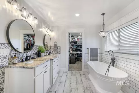 Bath - 2808 S 850 E, Hagerman, ID 83332 photo 1 of 7