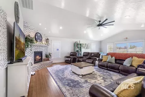 Living - 2808 S 850 E, Hagerman, ID 83332 photo 2 of 2