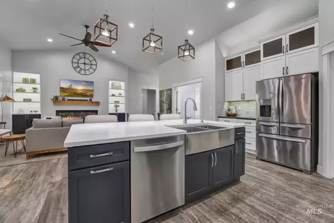 Kitchen - 1937 Tamarack Loop, Twin Falls, ID 83301 photo 2 of 3