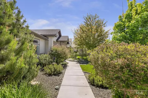 Exterior - 1937 Tamarack Loop, Twin Falls, ID 83301 photo 4 of 13