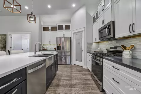 Kitchen - 1937 Tamarack Loop, Twin Falls, ID 83301 photo 1 of 3