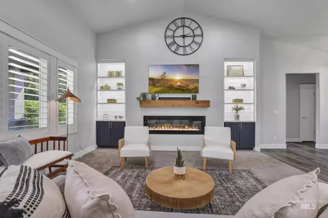 Living - 1937 Tamarack Loop, Twin Falls, ID 83301 photo 3 of 3
