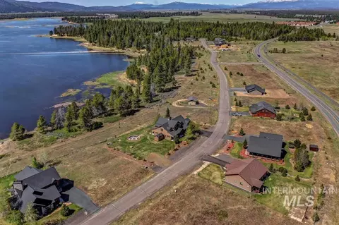 13143 Hawks Bay Rd, Donnelly, ID 83615
