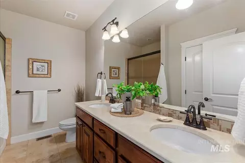Bath - 4710 W Montage Dr, Eagle, ID 83616 photo 5 of 5