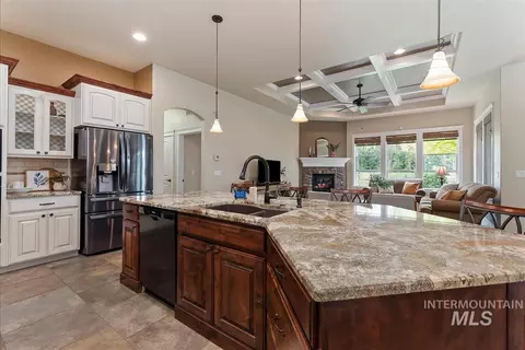 Kitchen - 4710 W Montage Dr, Eagle, ID 83616 photo 6 of 8