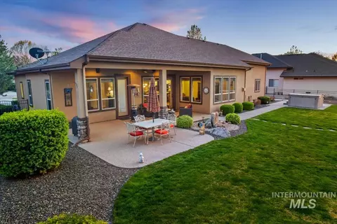 Exterior - 4710 W Montage Dr, Eagle, ID 83616 photo 4 of 5