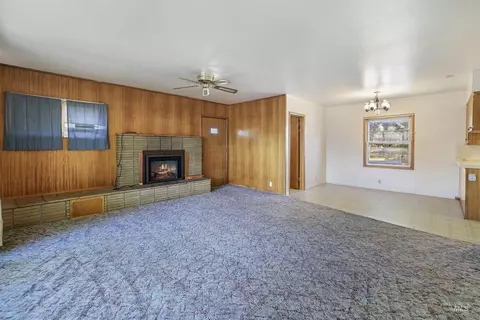 Living - 334 12th Ave W, Gooding, ID 83330 photo 6 of 8