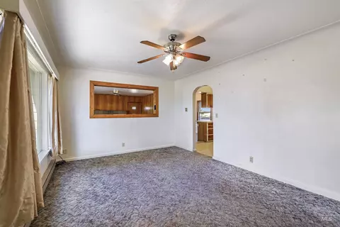 Living - 334 12th Ave W, Gooding, ID 83330 photo 2 of 8