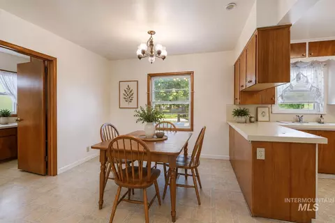 Dining - 334 12th Ave W, Gooding, ID 83330 photo 1 of 1
