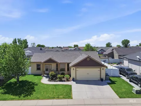 1045 W 12th S, Mountain Home, ID 83647