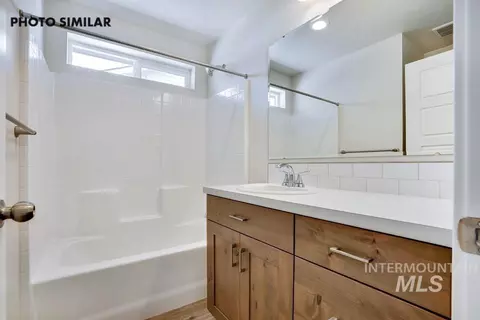Bath - 1652 Haystack Rd, Emmett, ID 83617 photo 2 of 2