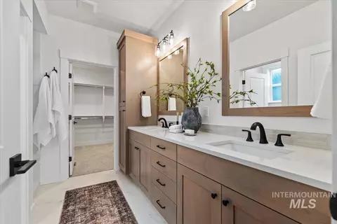 Bath - 6408 E One Tree Pl, Eagle, ID 83629 photo 1 of 8