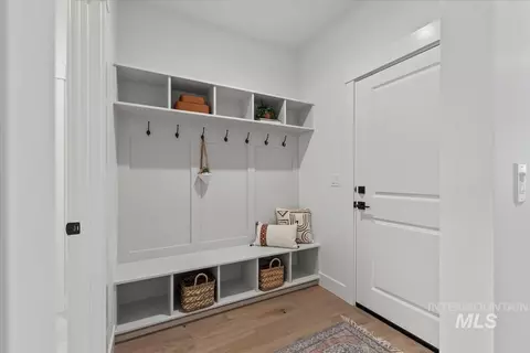 Entry Way - 6408 E One Tree Pl, Eagle, ID 83629 photo 3 of 4