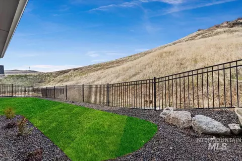 Exterior - 6408 E One Tree Pl, Eagle, ID 83629 photo 4 of 7