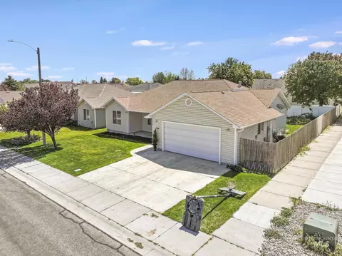 View/Area - 1144 Cortes Loop, Twin Falls, ID 83301 photo 2 of 13