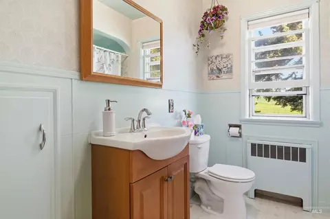Bath - 1405 Duffield Flat Rd, Potlatch, ID 83855 photo 2 of 3