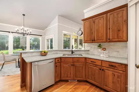 Kitchen - 1968 S Riverbirch Ave, Eagle, ID 83616 photo 3 of 4