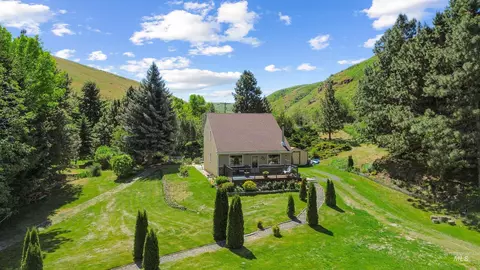 60 Pataha Canyon Ln, Pomeroy, WA 99347