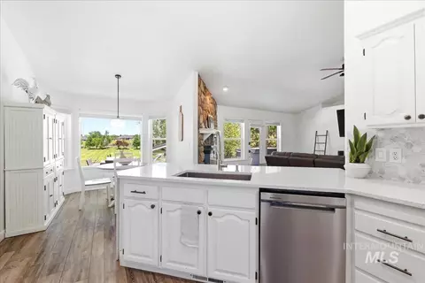 Kitchen - 705 W Rush Ct, Eagle, ID 83616 photo 4 of 4