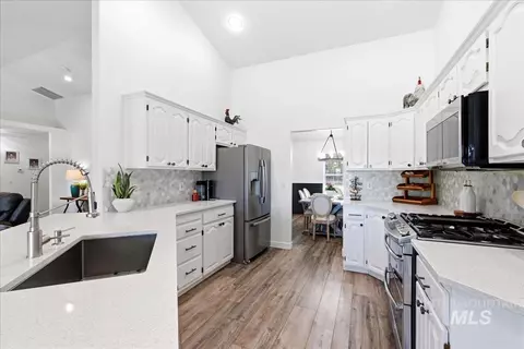 Kitchen - 705 W Rush Ct, Eagle, ID 83616 photo 2 of 4