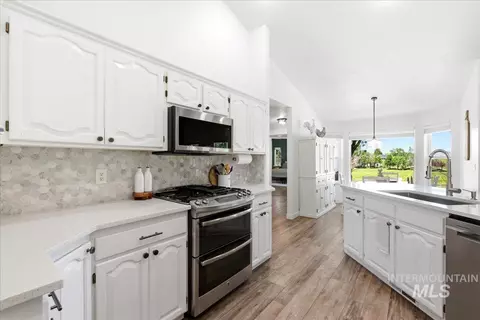 Kitchen - 705 W Rush Ct, Eagle, ID 83616 photo 3 of 4