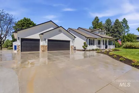 Exterior - 705 W Rush Ct, Eagle, ID 83616 photo 2 of 15