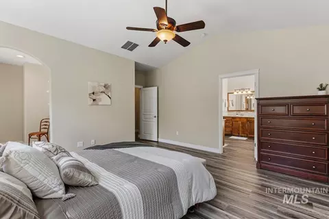Bedroom - 724 N Alog Ave, Eagle, ID 83616 photo 2 of 2