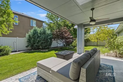 Exterior - 724 N Alog Ave, Eagle, ID 83616 photo 5 of 13