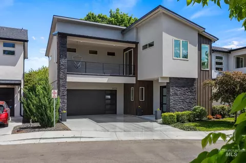 5076 N Thorton Ln, Boise, ID 83703
