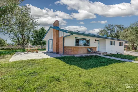 2121 Alameda, Ontario, OR 97914
